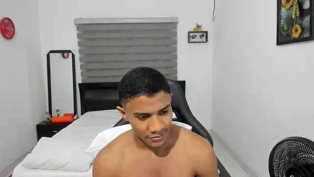 Snapshot of corzoethan chatting on 21, 11, 2025 corzoethan online show from 21, 11, 2025