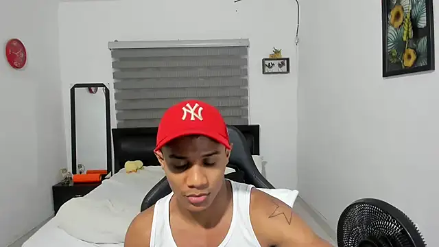 Snapshot of corzoethan chatting on 18, 12, 2025 corzoethan online show from 18, 12, 2025