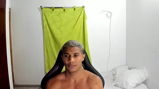 Snapshot of corzoethan chatting on 28, 5, 2026 corzoethan online show from 28, 5, 2026