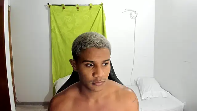 Snapshot of corzoethan chatting on 31, 5, 2026 corzoethan online show from 31, 5, 2026
