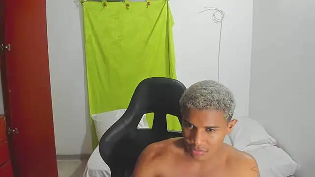 Snapshot of corzoethan chatting on 5, 6, 2026 corzoethan online show from 5, 6, 2026