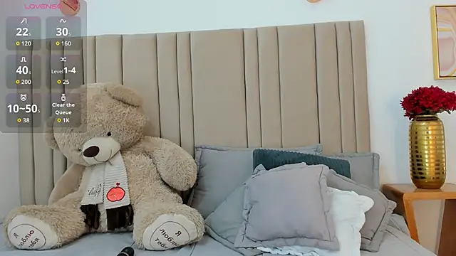 Snapshot of izadii chatting on 9, 9, 2025 izadii online show from 9, 9, 2025