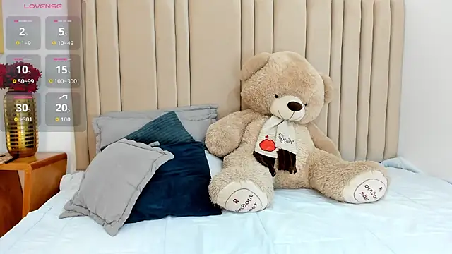 Snapshot of izadii chatting on 23, 10, 2025 izadii online show from 23, 10, 2025