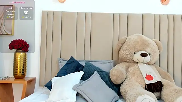 Snapshot of izadii chatting on 25, 10, 2025 izadii online show from 25, 10, 2025