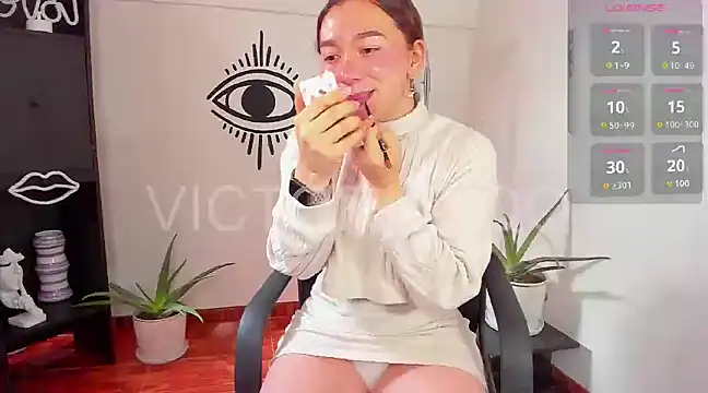 victoria qq online show from 4, 12, 2024