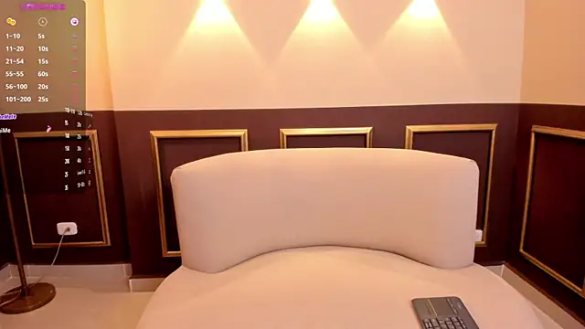 lexiethompson  online show from 25, 4, 2026