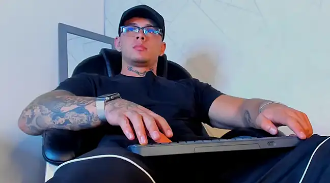 NoahhBrown online show from 6, 2, 2025