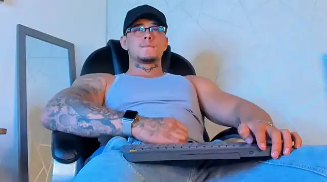 NoahhBrown online show from 20, 2, 2025