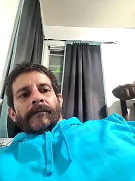 Snapshot of LongDickZee562 chatting on 4, 11, 2025 LongDickZee562 online show from 4, 11, 2025