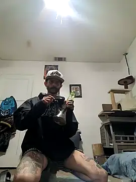 Snapshot of LongDickZee562 chatting on 22, 11, 2025 LongDickZee562 online show from 22, 11, 2025