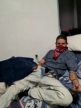 Snapshot of LongDickZee562 chatting on 28, 11, 2025 LongDickZee562 online show from 28, 11, 2025