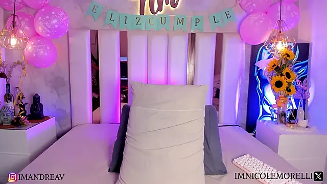 Nicolemorelli2 online show from 4, 3, 2025