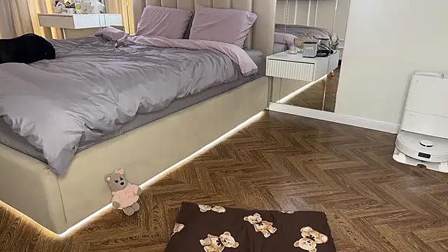 Snapshot of Elsa_Ice chatting on 13, 10, 2025 Elsa Ice online show from 13, 10, 2025