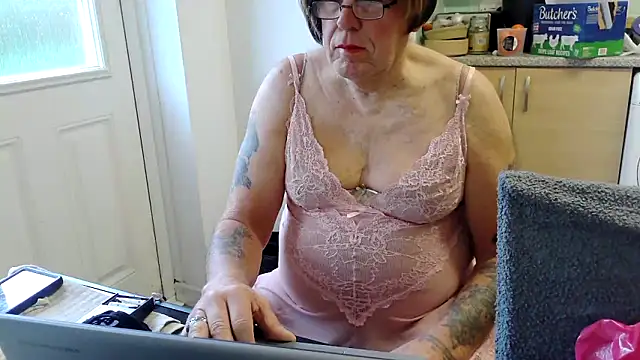 samanthasissieuk online show from 5, 2, 2026