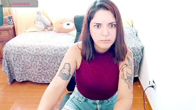 raquellov1 online show from 4, 3, 2025