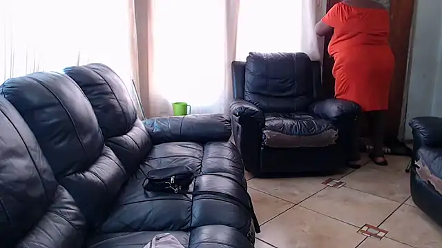 MATUREBUSSTY online show from 6, 3, 2025