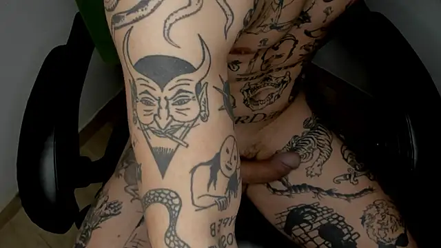 Snapshot of layneinchains chatting on 9, 12, 2024 layneinchains online show from 9, 12, 2024