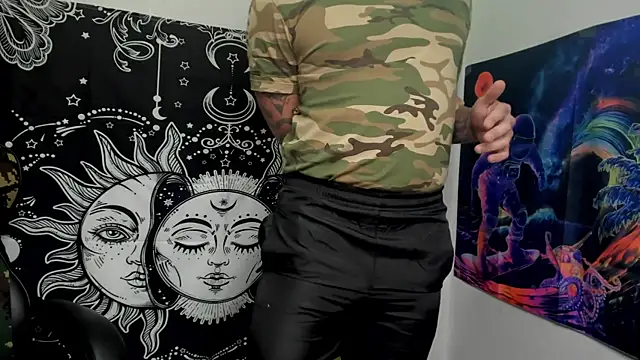 Snapshot of layneinchains chatting on 22, 12, 2024 layneinchains online show from 22, 12, 2024