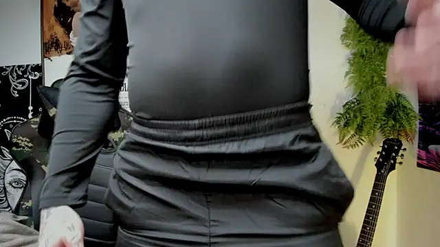 Snapshot of layneinchains chatting on 27, 1, 2025 layneinchains online show from 27, 1, 2025