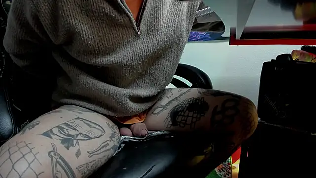 Snapshot of layneinchains chatting on 5, 2, 2025 layneinchains online show from 5, 2, 2025