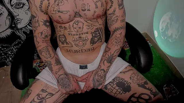 Snapshot of layneinchains chatting on 2, 3, 2025 layneinchains online show from 2, 3, 2025