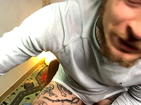 Snapshot of layneinchains chatting on 4, 11, 2025 layneinchains online show from 4, 11, 2025