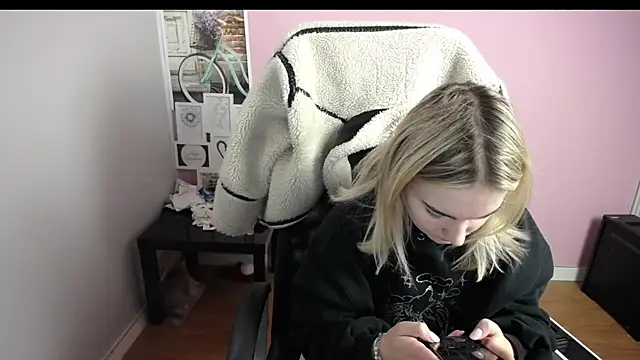 viktoria lovely online show from 18, 12, 2025