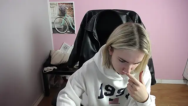 viktoria lovely online show from 17, 3, 2026