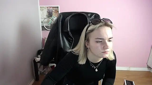 viktoria lovely online show from 29, 4, 2026
