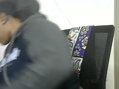 Snapshot of Brown_sexy chatting on 27, 2, 2025 Brown sexy online show from 27, 2, 2025