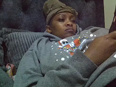 Snapshot of Brown_sexy chatting on 12, 11, 2025 Brown sexy online show from 12, 11, 2025