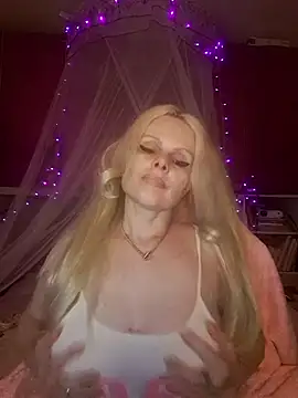 Angeldevilus online show from 17, 7, 2026