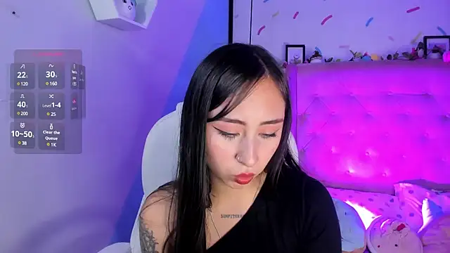  cloe martinez online show from 25, 2, 2025