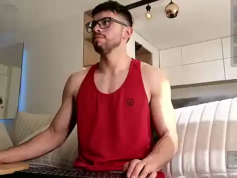 Phantom Bigger1 online show from 15, 12, 2025