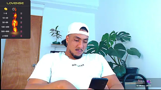 yosoy enzo2020 online show from 20, 1, 2025