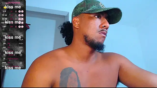 yosoy enzo2020 online show from 17, 3, 2025