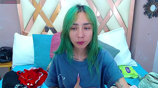 Erika Stevens online show from 11, 9, 2025