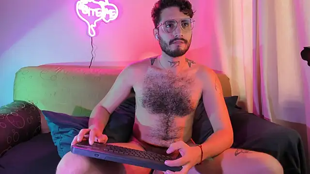 Snapshot of axel_giracr chatting on 25, 11, 2025 axel giracr online show from 25, 11, 2025