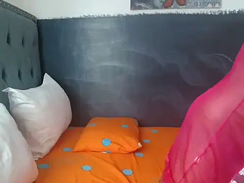 Snapshot of FaeMDom2 chatting on 3, 3, 2026 FaeMDom2 online show from 3, 3, 2026