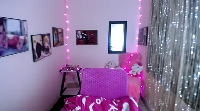 Cristal w online show from 13, 2, 2025