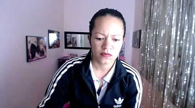 Cristal w online show from 6, 3, 2025