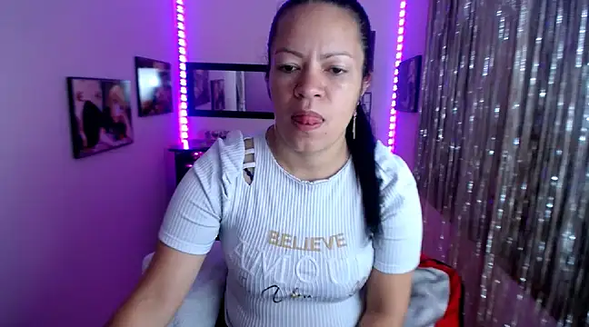 Cristal w online show from 7, 3, 2025