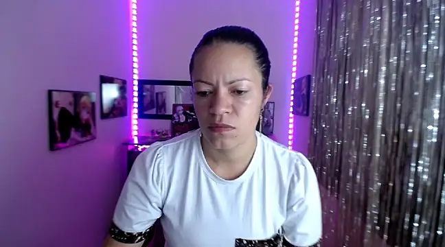 Cristal w online show from 8, 3, 2025