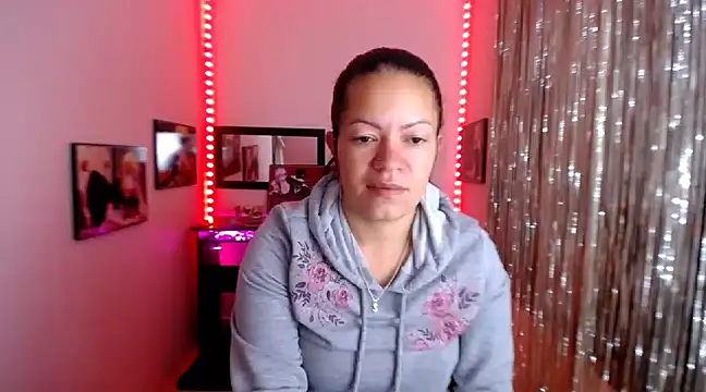 Cristal w online show from 11, 3, 2025