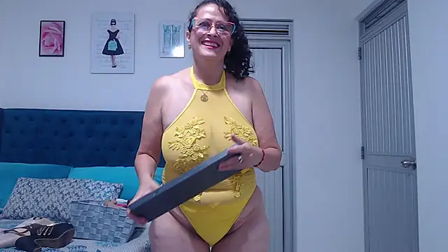Snapshot of ClayrRosse chatting on 7, 6, 2026 ClayrRosse online show from 7, 6, 2026
