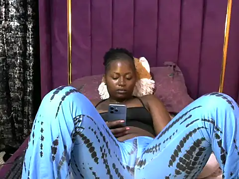 slender-qwene online show from 4, 12, 2025