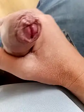 Snapshot of vlas-82 chatting on 13, 10, 2025 vlas-82 online show from 13, 10, 2025