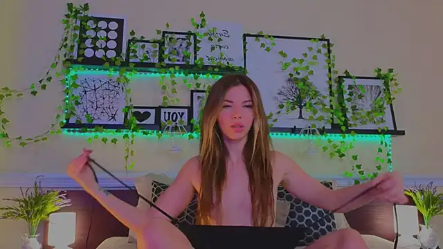 Real Tini online show from 6, 3, 2025