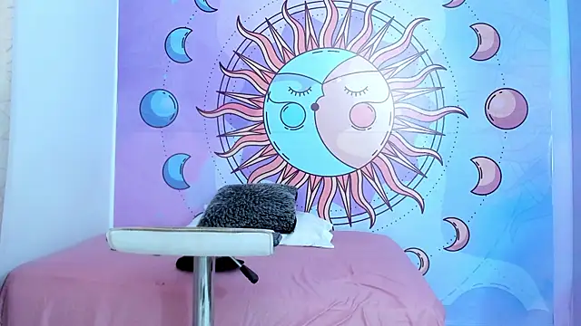 luna hoott online show from 19, 7, 2026