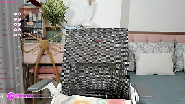  Joliie  online show from 23, 2, 2025